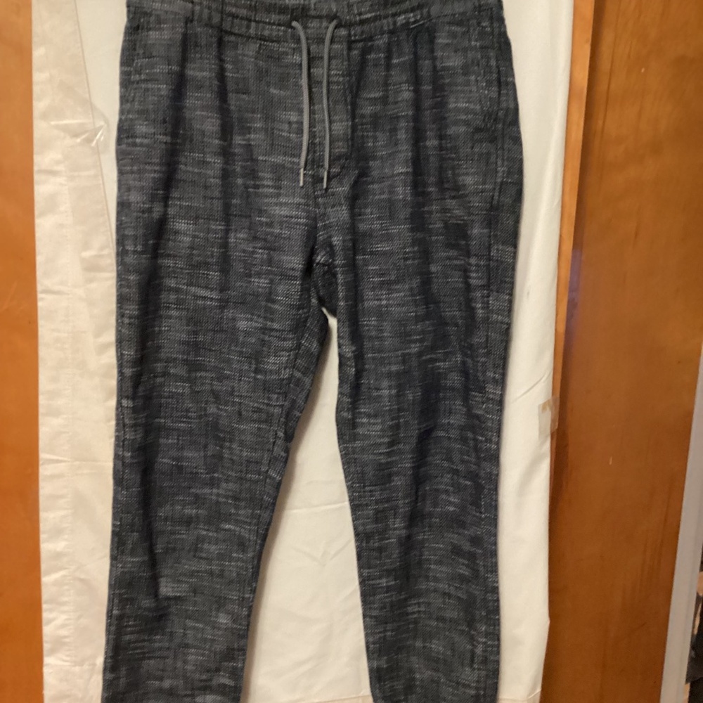 Taylor Stitch Athletic sweat pants made with 100% organic cotton for relaxing L